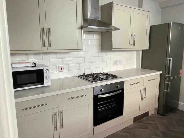 Bath Road, Southsea, Portsmouth, PO4 0HX