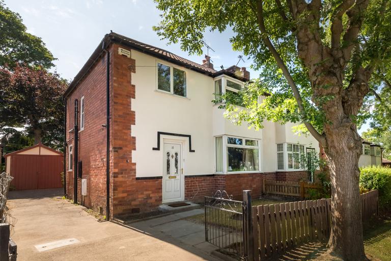 Springbank Crescent, Hyde Park, Leeds, LS6 1AB