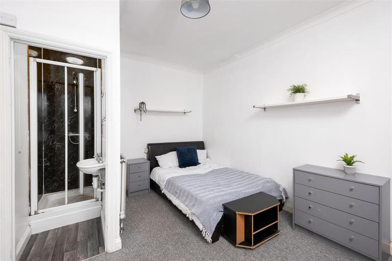 Lorne Road, Oldfield Park, Bath, BA2 3BY