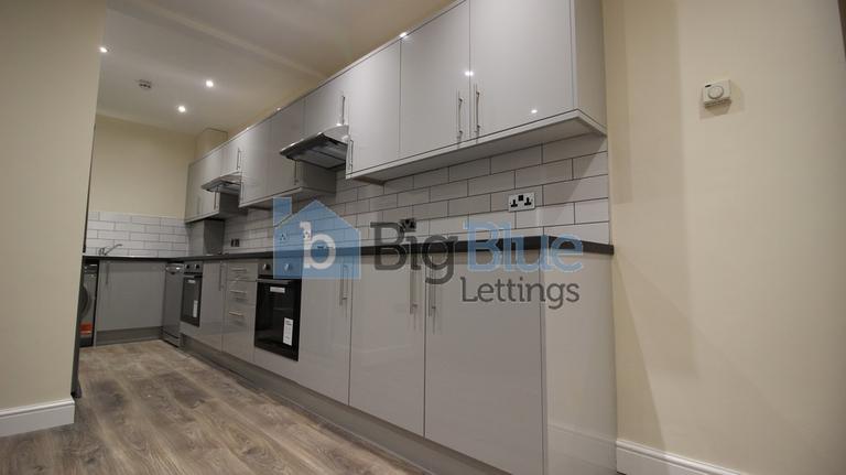 Hessle Mount, Hyde Park, Leeds, LS6 1EP