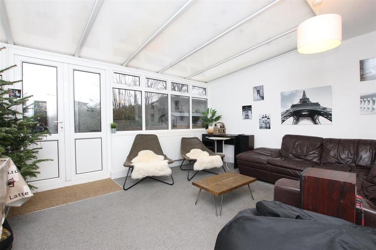 6 bedroom house for rent Stanway Close, Bath, BA2 2UR UniHomes