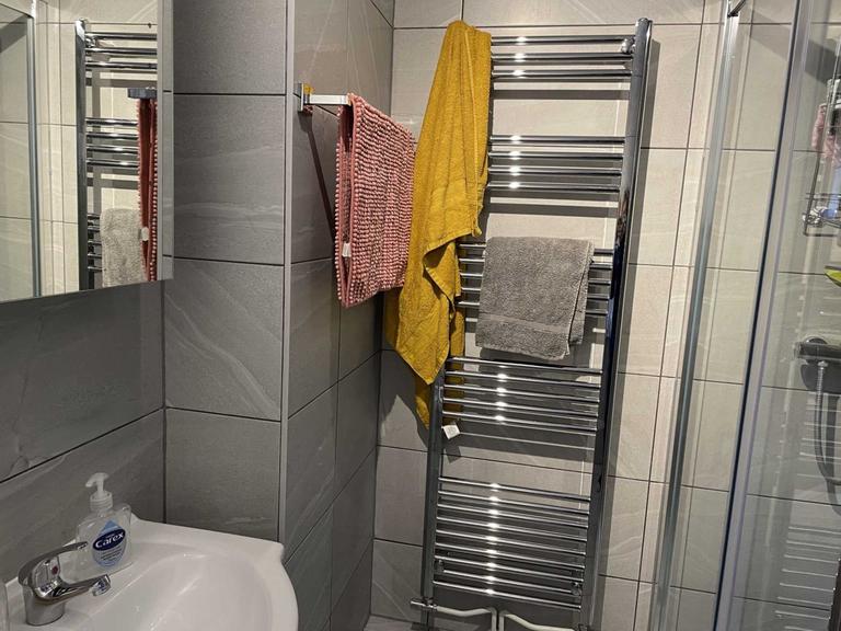 The Chase, Guildford, Surrey, GU2 7UL