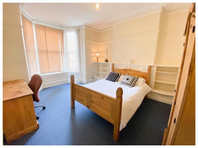 6 bedroom house for rent Crookesmoor Road, Sheffield, S10 1BD UniHomes