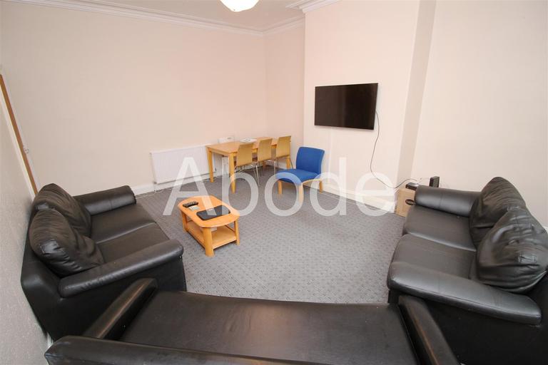 Cardigan Road*, Headingley, Leeds, LS6 3BJ