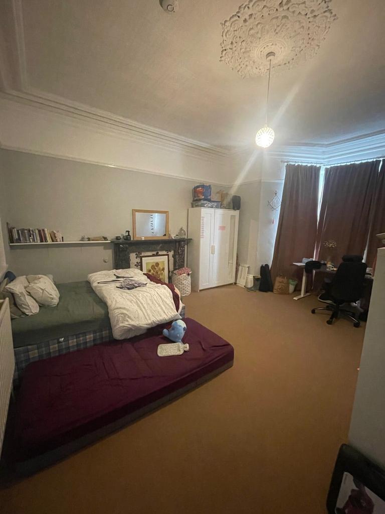Clarkegrove Road, Ecclesall, Sheffield, S10 2NH