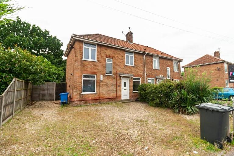 Earlham Grove Norfolk, North & West Earlham, Norwich, NR5 8DT