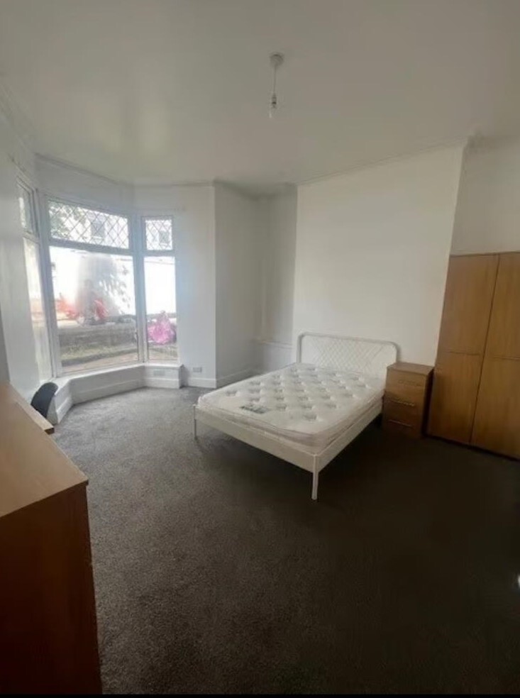 Gwydr Crescent Uplands, Uplands, Swansea, SA2 0AB
