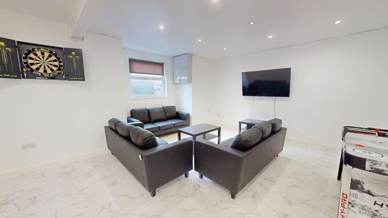 Brudenell Road, Hyde Park, Leeds, LS6 1JD