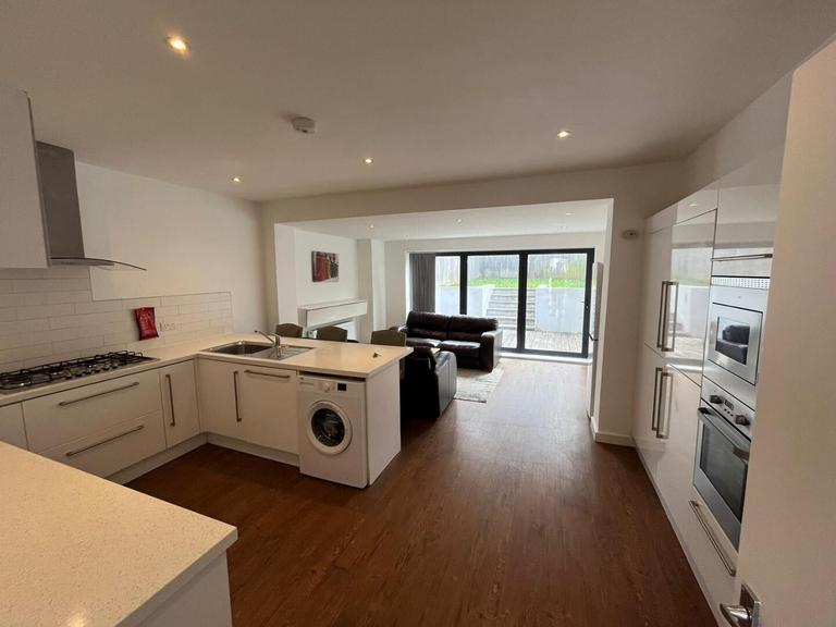 6 bedroom house for rent Hartington Place, Brighton, BN2 3LR UniHomes