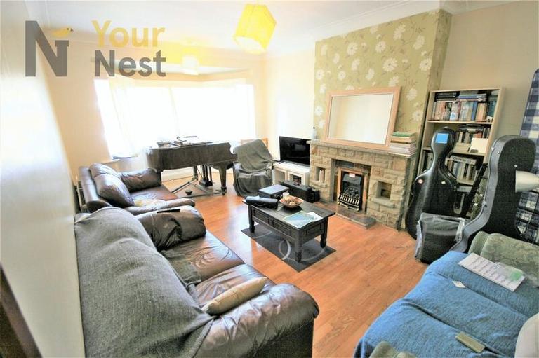 St. Chads Drive, Headingley, Leeds, LS6 3PZ
