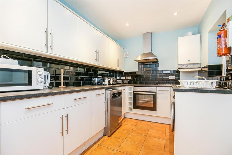 6 bedroom house for rent Larkspur Terrace, Newcastle, NE2 2DT UniHomes