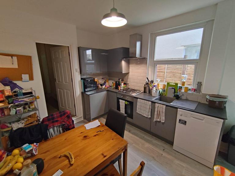 4 bedroom house for rent Whitchurch Road, Cardiff, CF14 3LW UniHomes