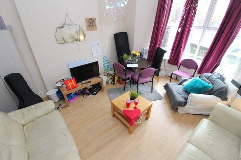 Harcourt Road, Broomhill, Sheffield, S10 1DH