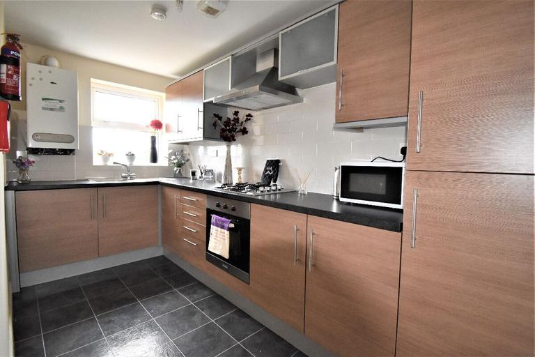 3 bedroom apartment for rent Glossop Road, Sheffield, S10 2HP UniHomes