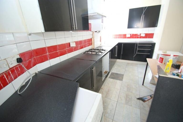 Newport Crescent, Headingley, Leeds, LS6 3BY