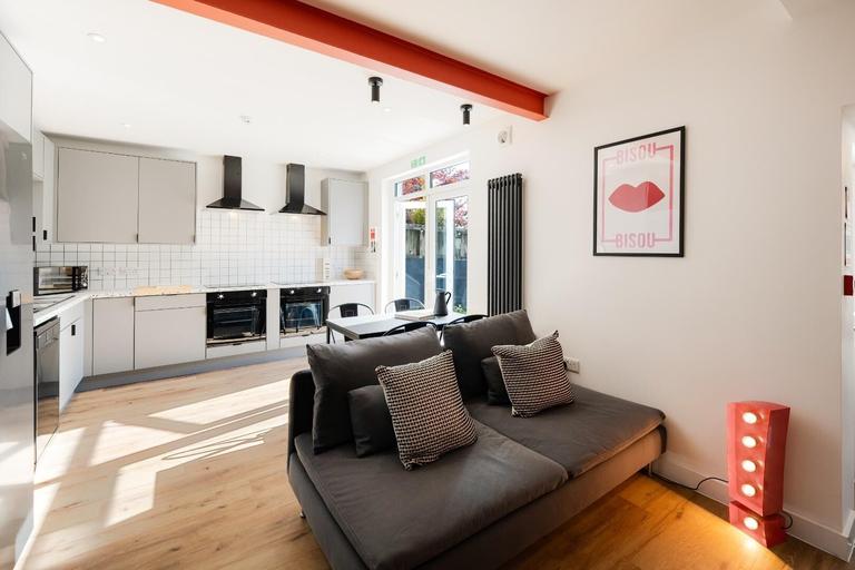 Fifth Avenue, City Centre, Bristol, BS7 0LP