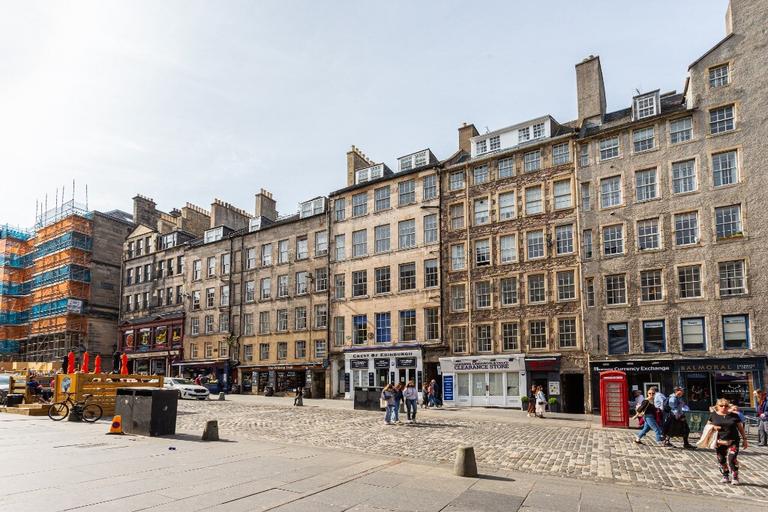 209 The High Street, (5F1), Old Town, Edinburgh, EH1 1PZ