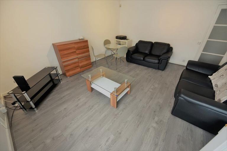 Ash Grove, Hyde Park, Leeds, LS6 2AA