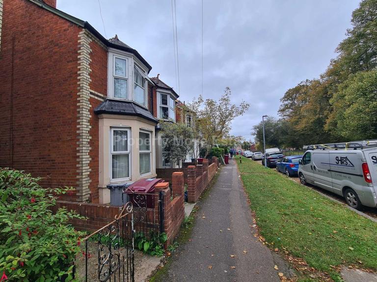 5 bedroom house for rent Palmer Park Avenue, Reading, RG6 1DN UniHomes