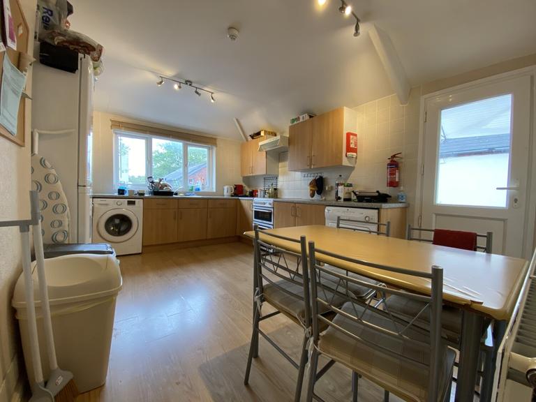 Richmond Road, Roath, Cardiff, CF24 3BW