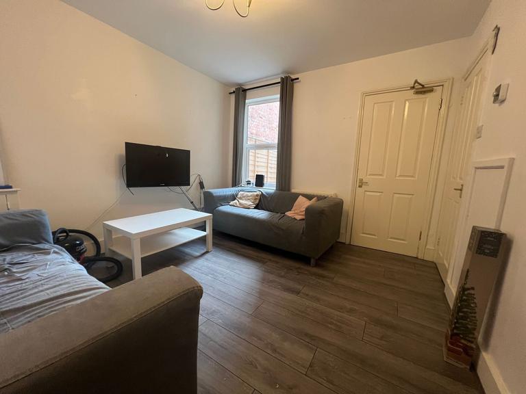 Grange Avenue, City Centre, Reading, RG6 1DL