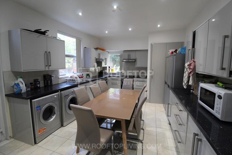 Bainbrigge Road, Headingley, Leeds, LS6 3AD