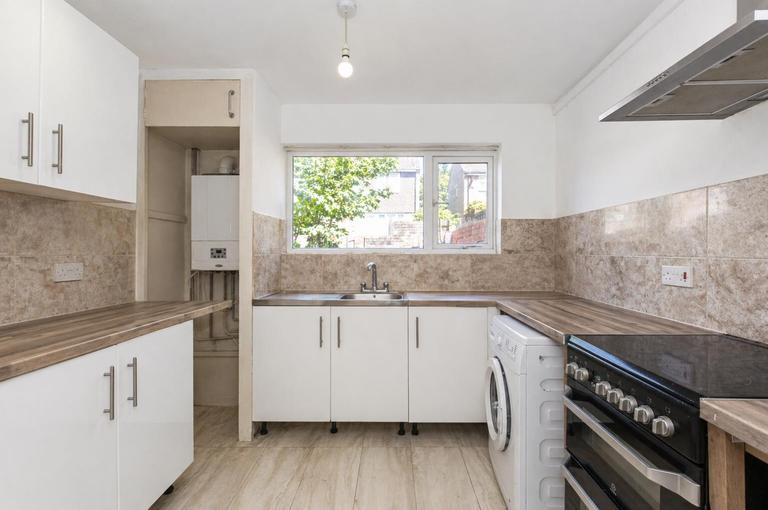 Newhaven Street, City Centre, Brighton, BN2 9NR
