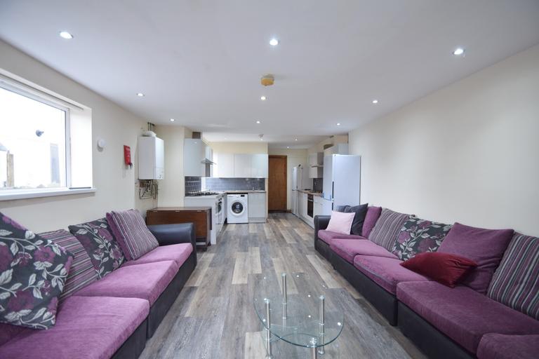 Harriet Street, Cathays, Cardiff, CF24 4BY