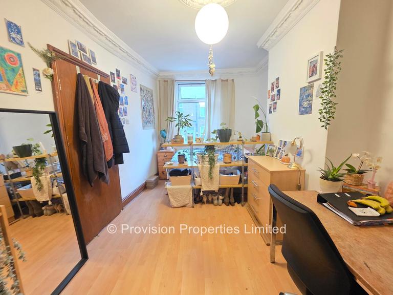 Mayville Avenue Leeds, Hyde Park, Leeds, LS6 1NQ