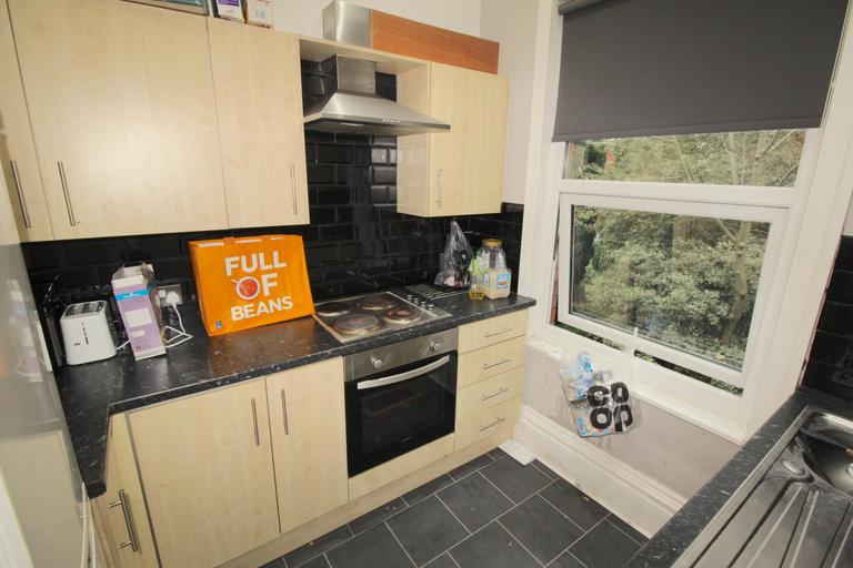 Cardigan Road, Hyde Park, Leeds, LS6 1EB