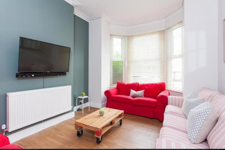 7 bedroom house for rent Llanishen Street, Cardiff, CF14 3QB UniHomes