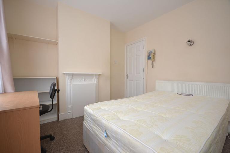 Grange Avenue, City Centre, Reading, RG6 1DJ