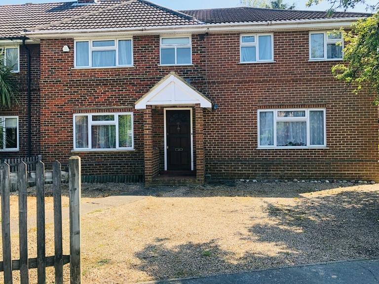 6 bedroom house for rent Kingsley Avenue Englefield Green, Surrey, TW20