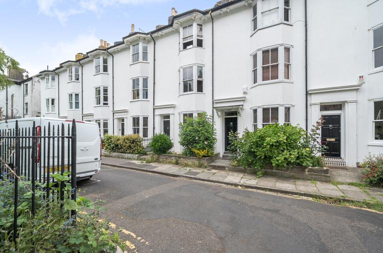 Pelham Square, City Centre, Brighton, BN1 4ET