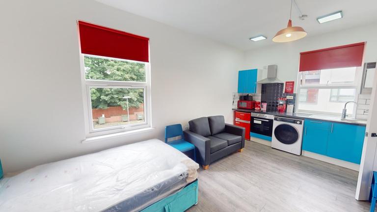 Cardigan Road, Hyde Park, Leeds, LS6 1QL