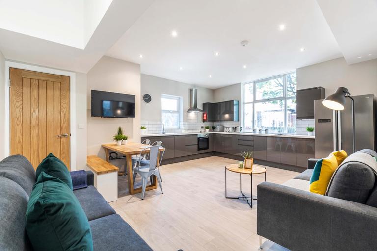 Blenheim Square, Woodhouse, Leeds, LS2 9AR