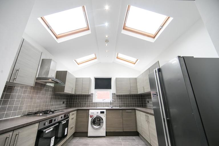 Norwood Road, Hyde Park, Leeds, LS6 1DZ