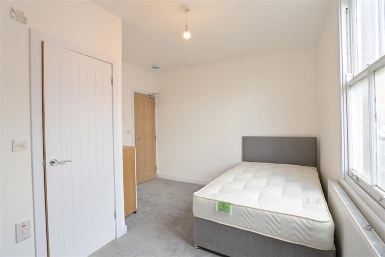 Ruth Square, Broomhill, Sheffield, S10 2FY Ruth Square, Broomhill, Sheffield, S10 2FY