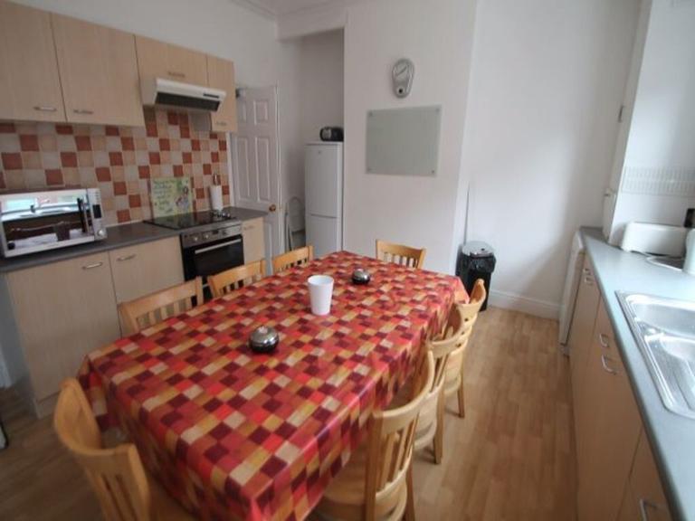 Burchett Place, Woodhouse, Leeds, LS6 2LN