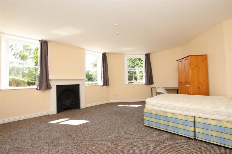 Weston Park East, Weston, Bath, BA1 2XA