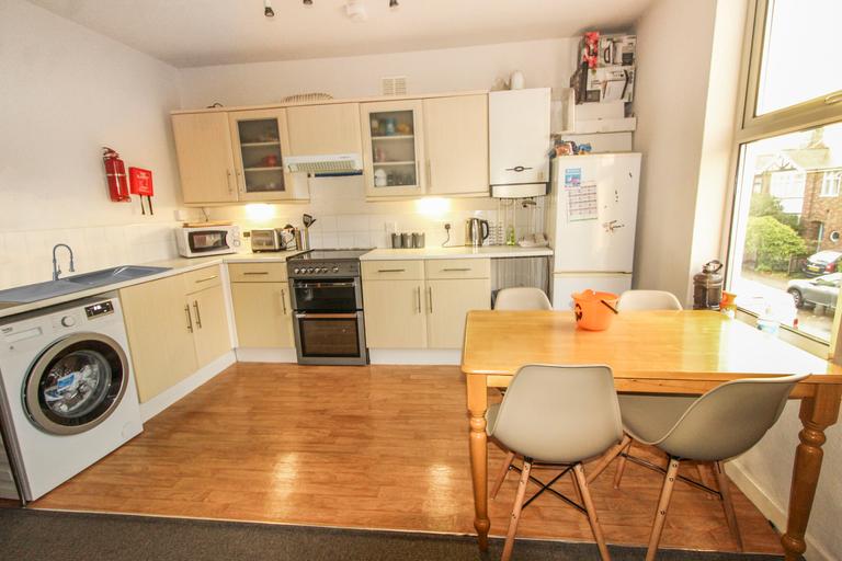 4 bedroom apartment for rent South Road, Nottingham, NG2 7AG UniHomes