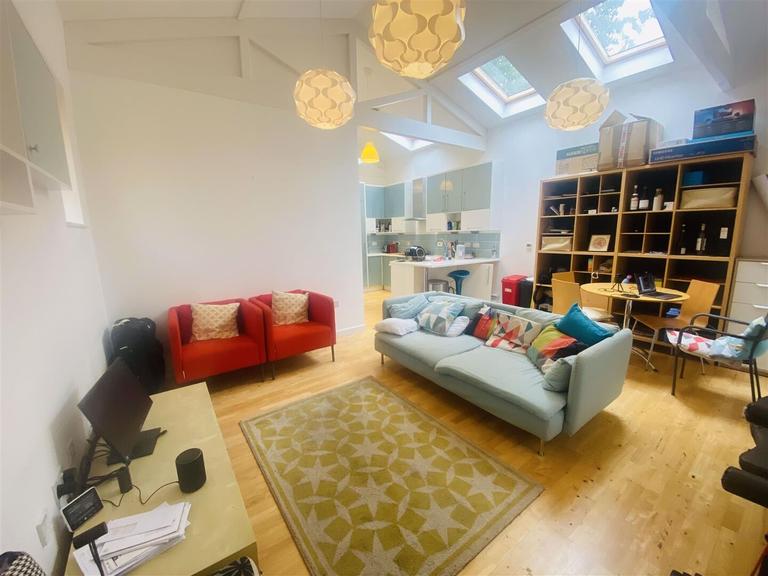 Richmond Lane, Clifton, Bristol, BS8 1FE