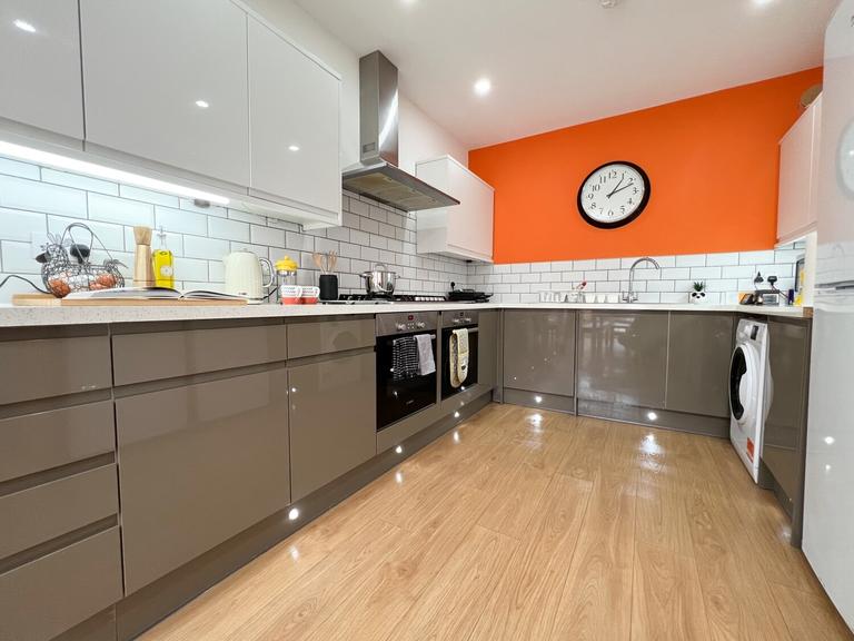 Lisvane Street, Cathays, Cardiff, CF24 4LN