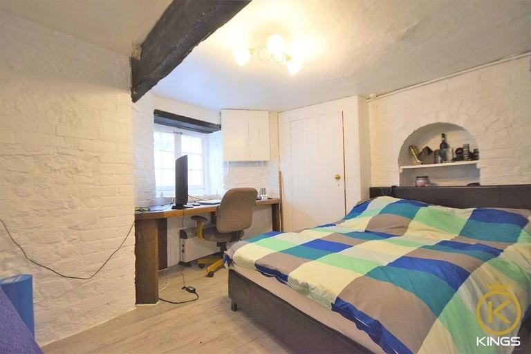 Guildford Park Road, Guildford, Surrey, GU2 7NA