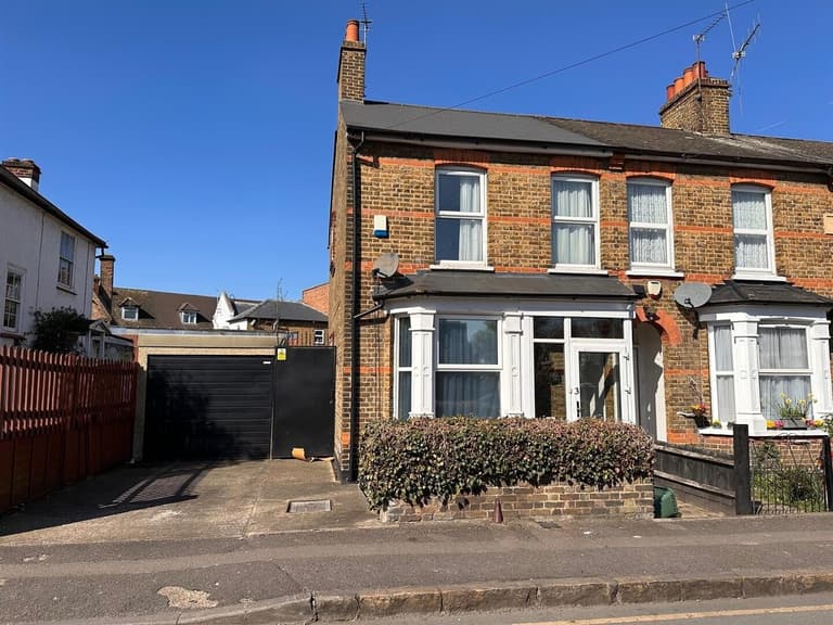 Warwick Road, West Drayton, London, UB7 9BT Warwick Road, West Drayton, London, UB7 9BT
