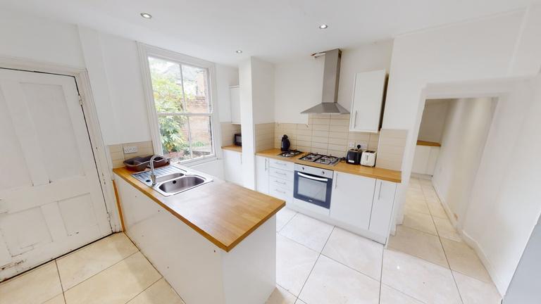 Mapperley Road, Mapperley, Nottingham, NG3 5AA