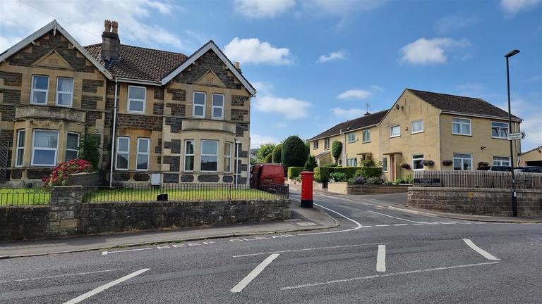 Englishcombe Lane, Oldfield Park, Bath, BA2 2EL