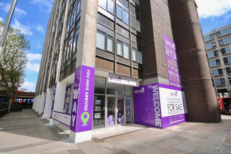 Isambard Brunel Road, City Centre, Portsmouth, PO1 2RW