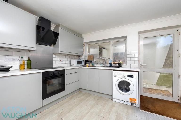 Inverness Road, Elm Grove, Brighton, BN2 3JB