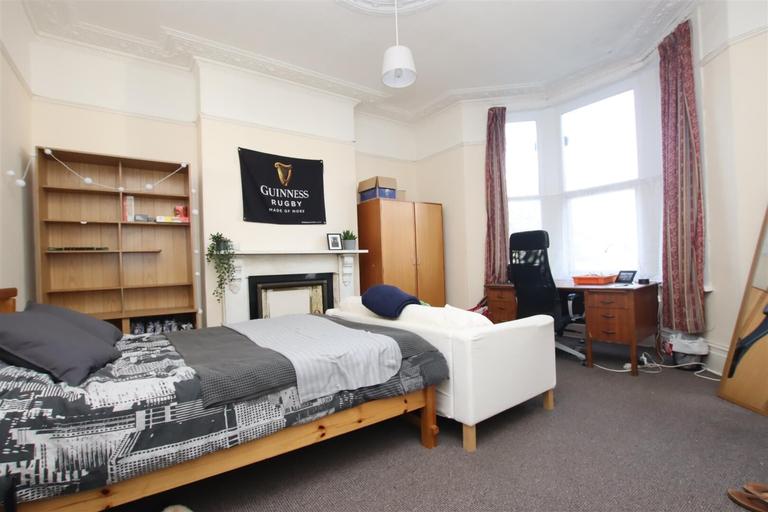 Newbridge Road, Newbridge, Bath, BA1 3HF